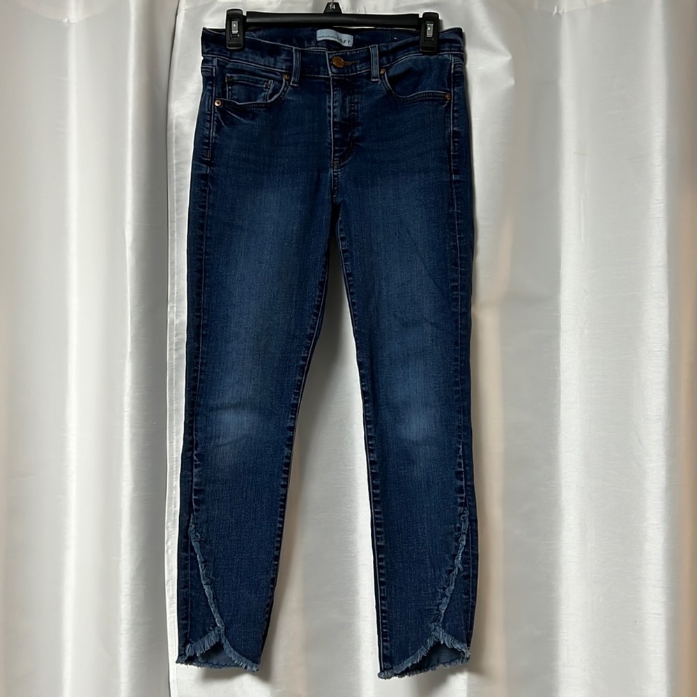 Loft frayed hem skinny jeans size 6